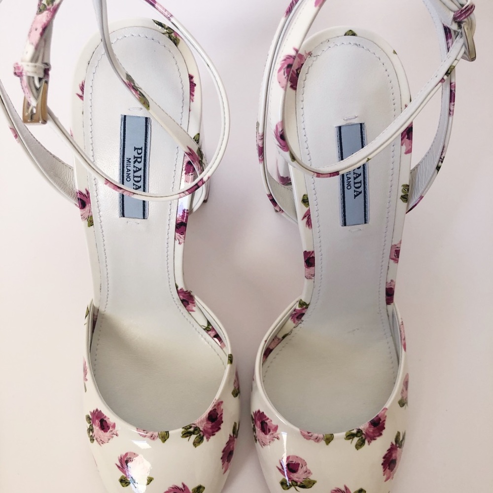 ! SOLD ! Prada Floral Pumps - Picture 3 of 8